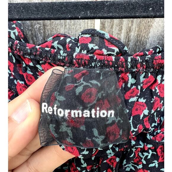 Reformation | Kristen Floral Off Shoulder Blouse Top in Mabel Size Large - Picture 4 of 8